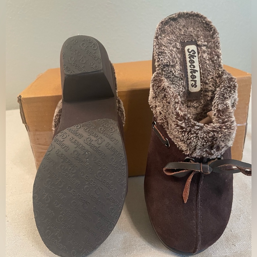 Skechers Women's Dark Brown Furry Mule Clogs - Picture 5 of 14